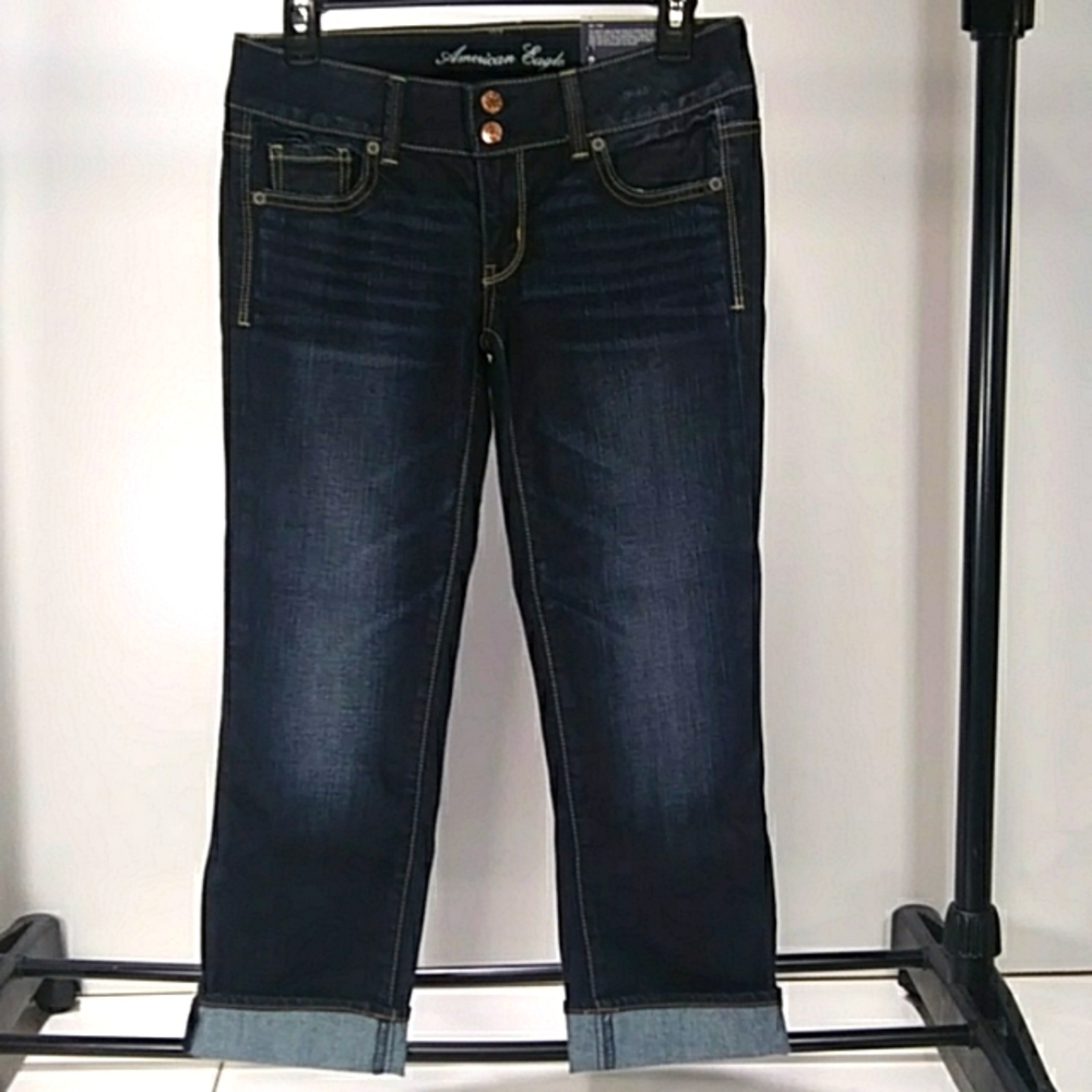 NWT American Eagle Outfitters Artist Crop jeans Size 2